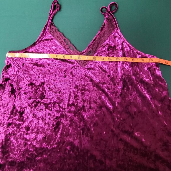 NWOT Torrid crushed velvet and lace camisole adjustable straps Torrid size 0 - Picture 8 of 9